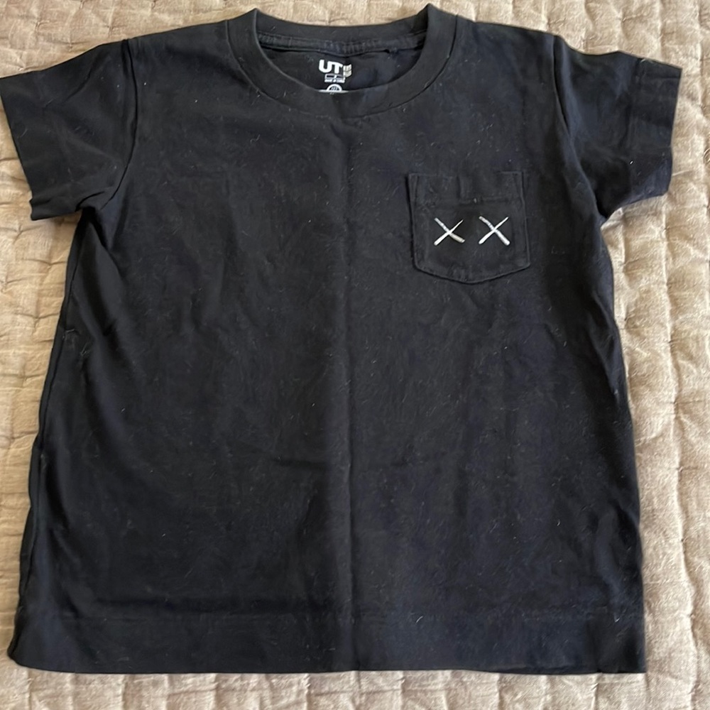 Uniqlo x KAWS kids T-shirt